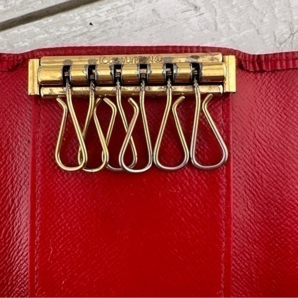 AUTHENTIC Louis Vuitton key holder. Red. - Picture 8 of 14